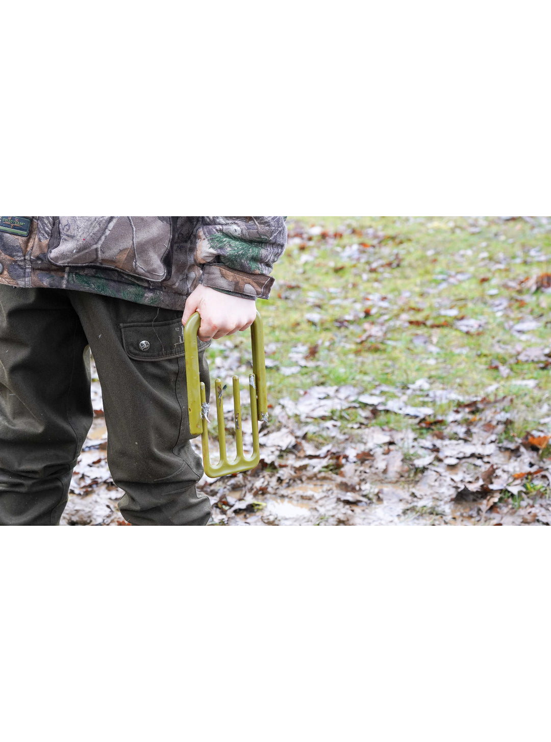 Jack Pyke Foldable Game Bird Carrier - Lightweight Plastic Hunting Carrier with Ergonomic Handle, Buckle Closure, Compact Foldable Design, Capacity 40 Pounds - Green